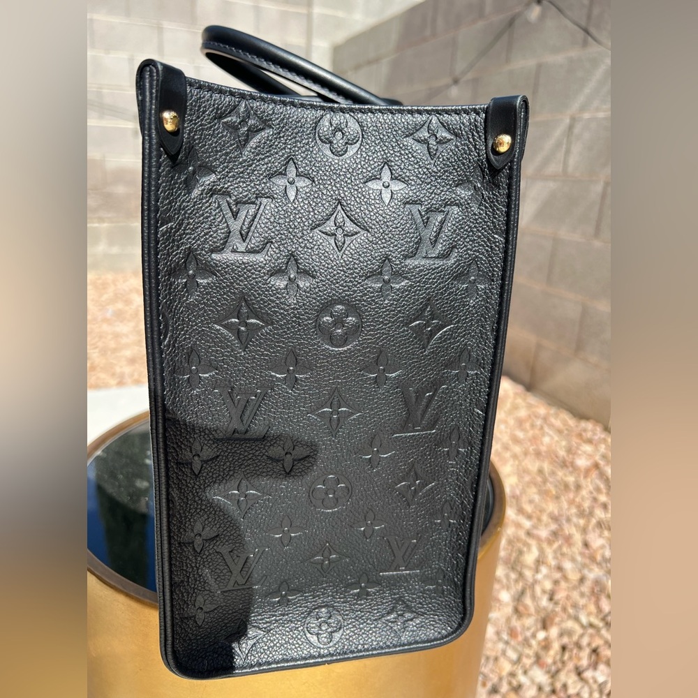 Louis Vuitton On The Go MM Black Monogram Tote - Picture 14 of 16